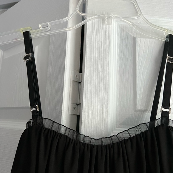 Black Dress - Picture 3 of 4